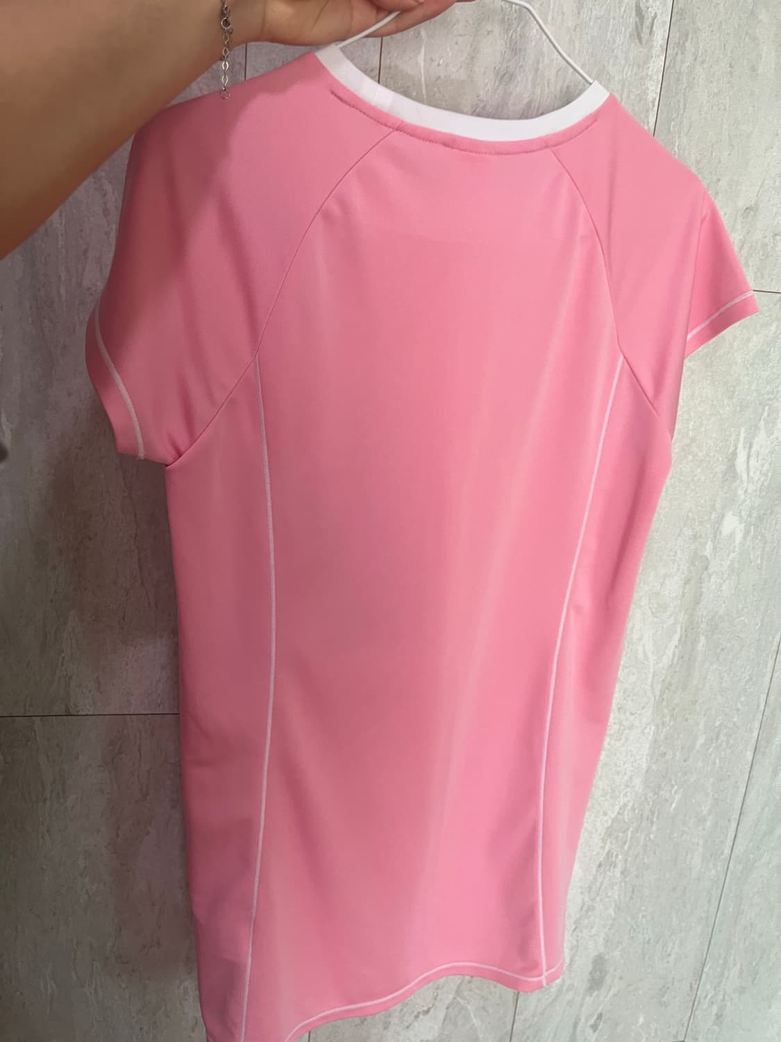 아디다스 딱붙핏 반팔 연핑크 딸기우유색 상품이미지2