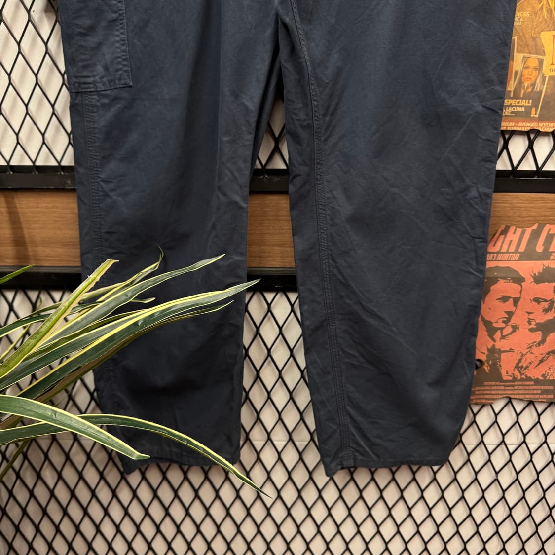 칼하트 루즈핏 덕 카펜터 워크 팬츠 후면 포켓 로고 포인트 네이비 상품이미지4