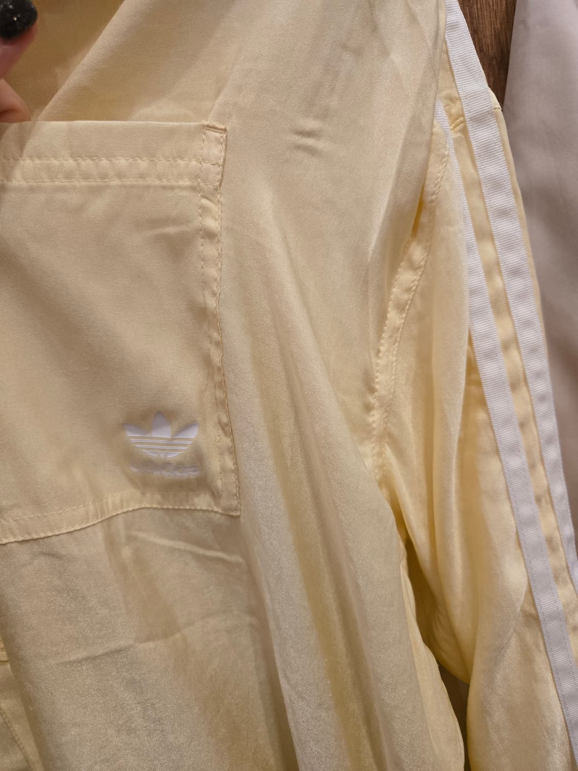 아디다스 옐로우새틴셔츠 상품이미지3