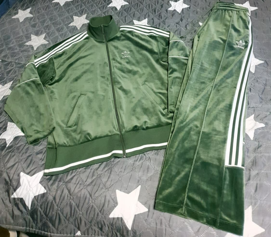 (블랙핑크 리사PICK)아디다스 파이어버드 벨벳 상하의 세트 올리브 그린 상품이미지1