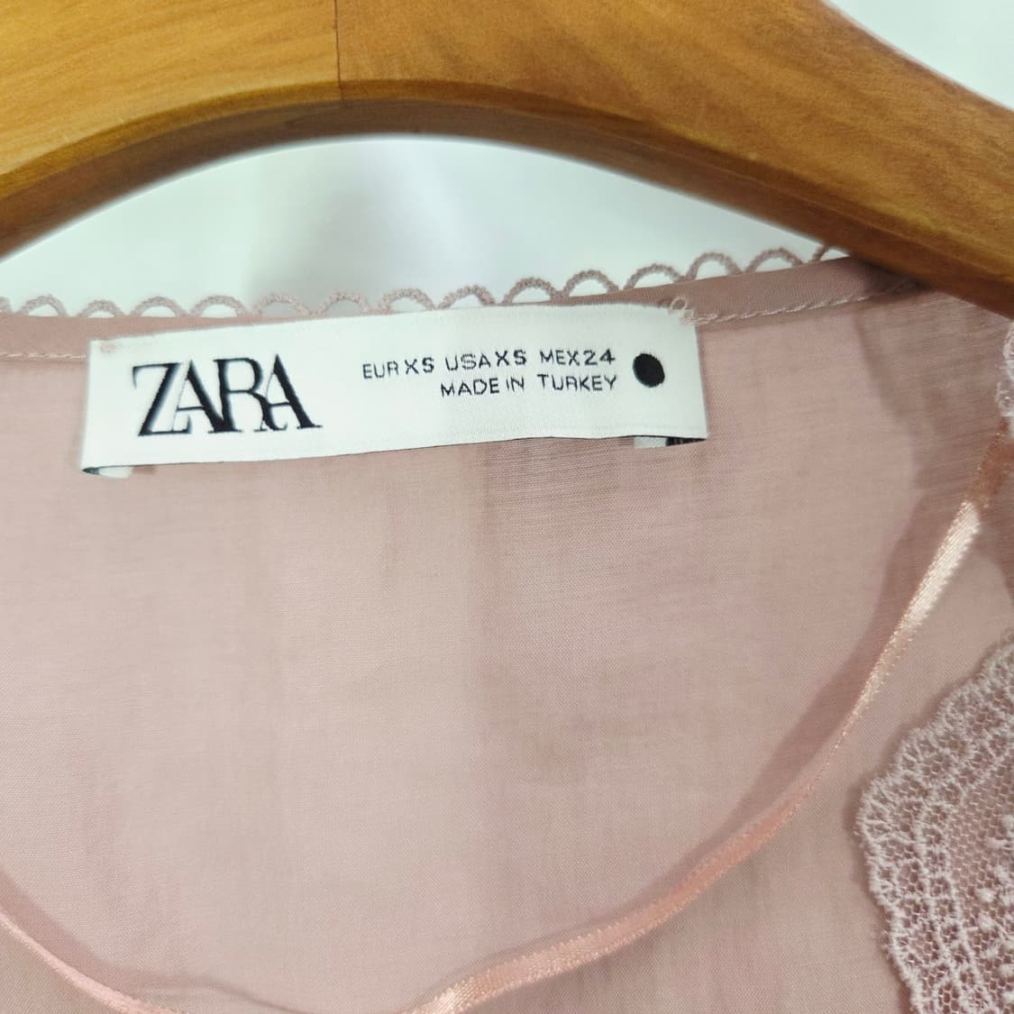 [ZARA] 자라 핑크 레이스 자수 퍼프 블라우스 여성 XS 상품이미지3