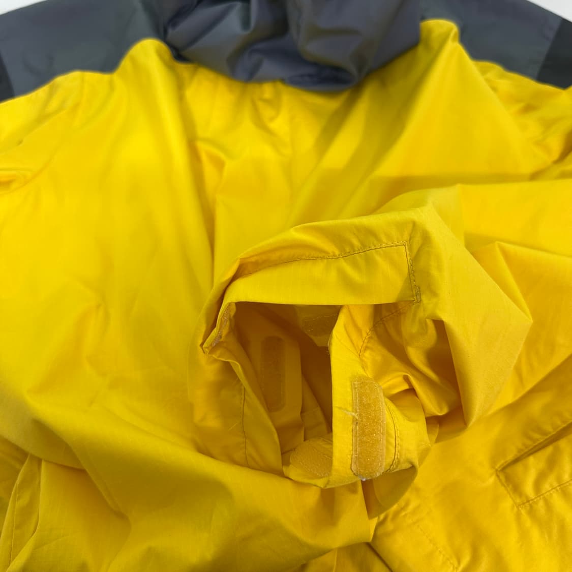 L 나이키 형광그레이 투웨이 암로고 후디 밑단스트링 런닝경량바람막이 상품이미지7