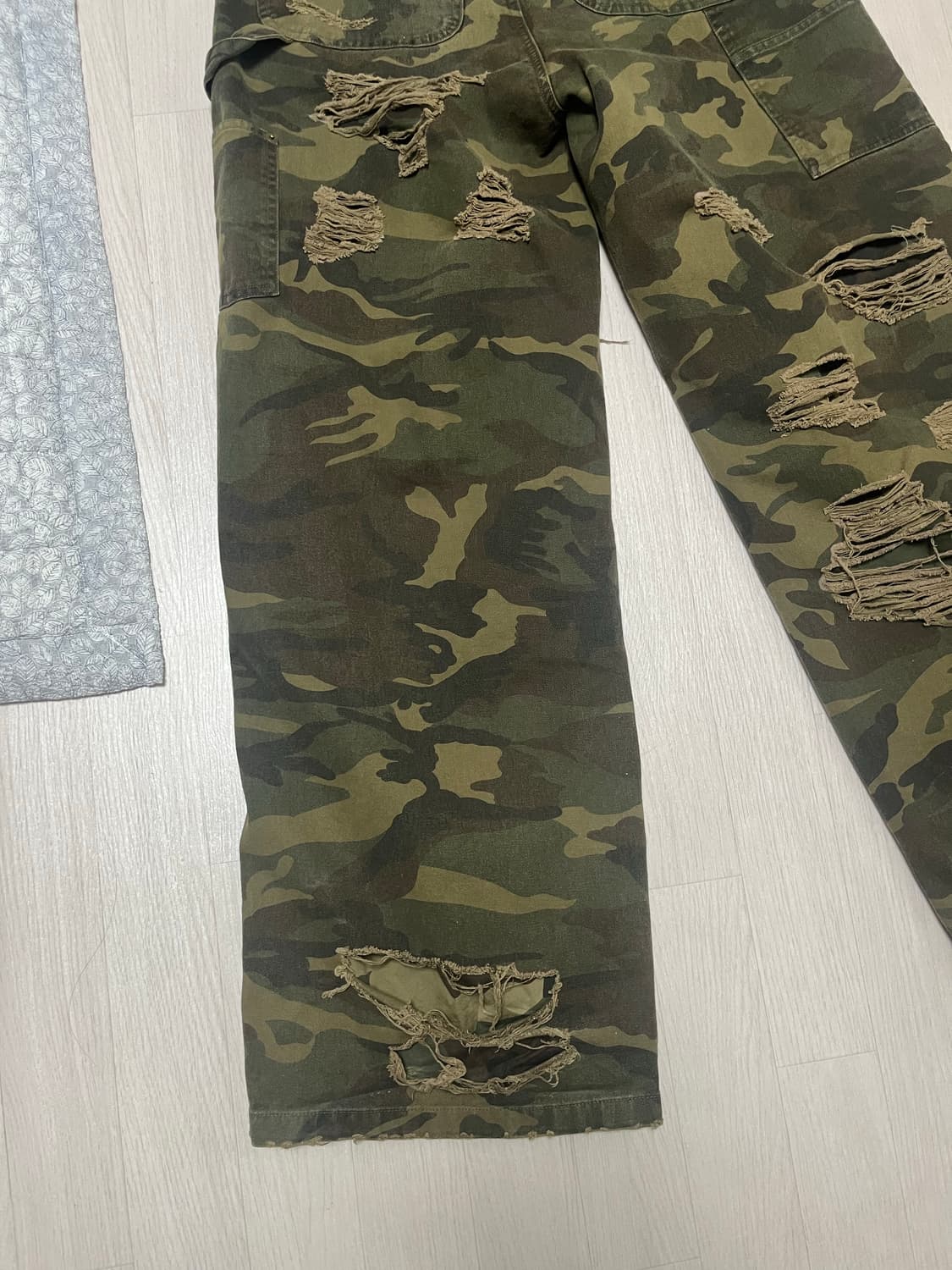 에모스탠스클럽 카모 디스트레스드 팬츠 1사이즈 상품이미지7