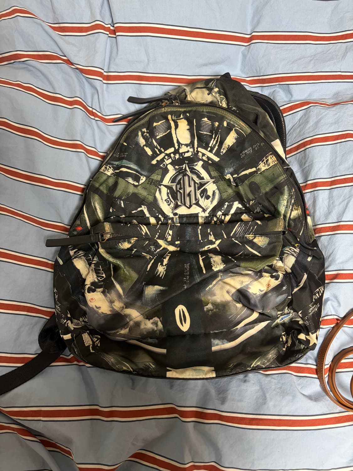 지방시 Givenchy 프린트 백팩 상품이미지1