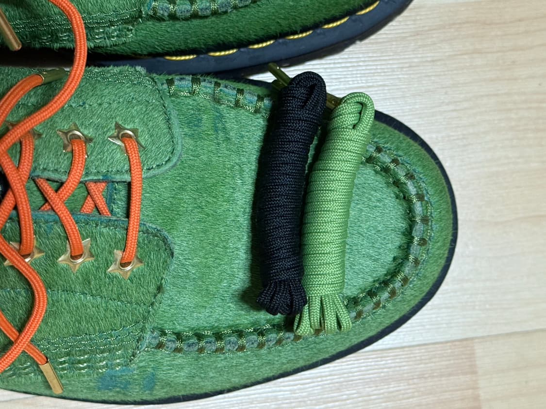 닥터마틴 x 어웨이크 NY 로웰 헤어 온 레더 목 토 슈즈 상품이미지9