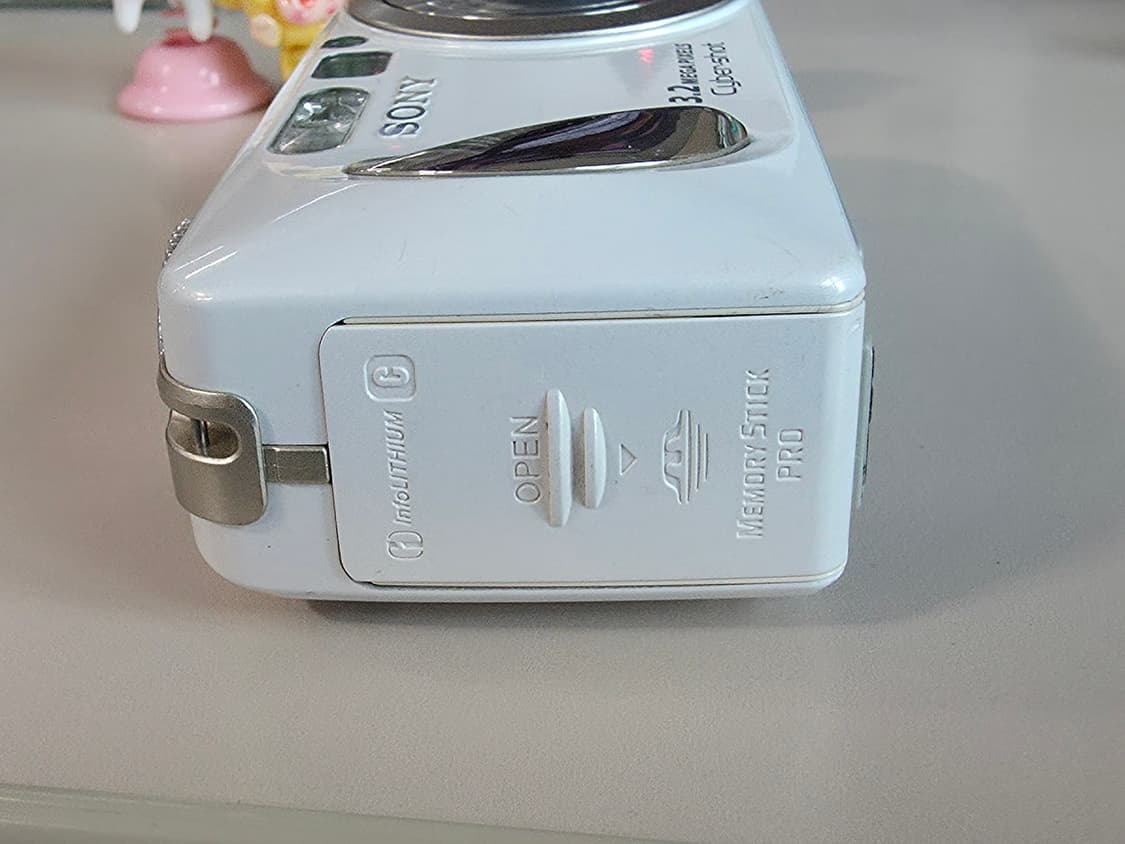 소니 사이버샷 DSC-P8 빈티지 디지털카메라 상품이미지3