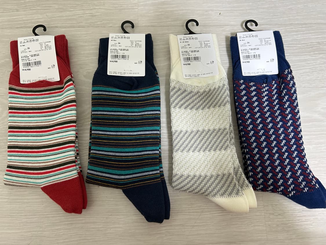 유니클로 JW앤더슨 레귤러삭스 26cm 4개 세트 상품이미지2