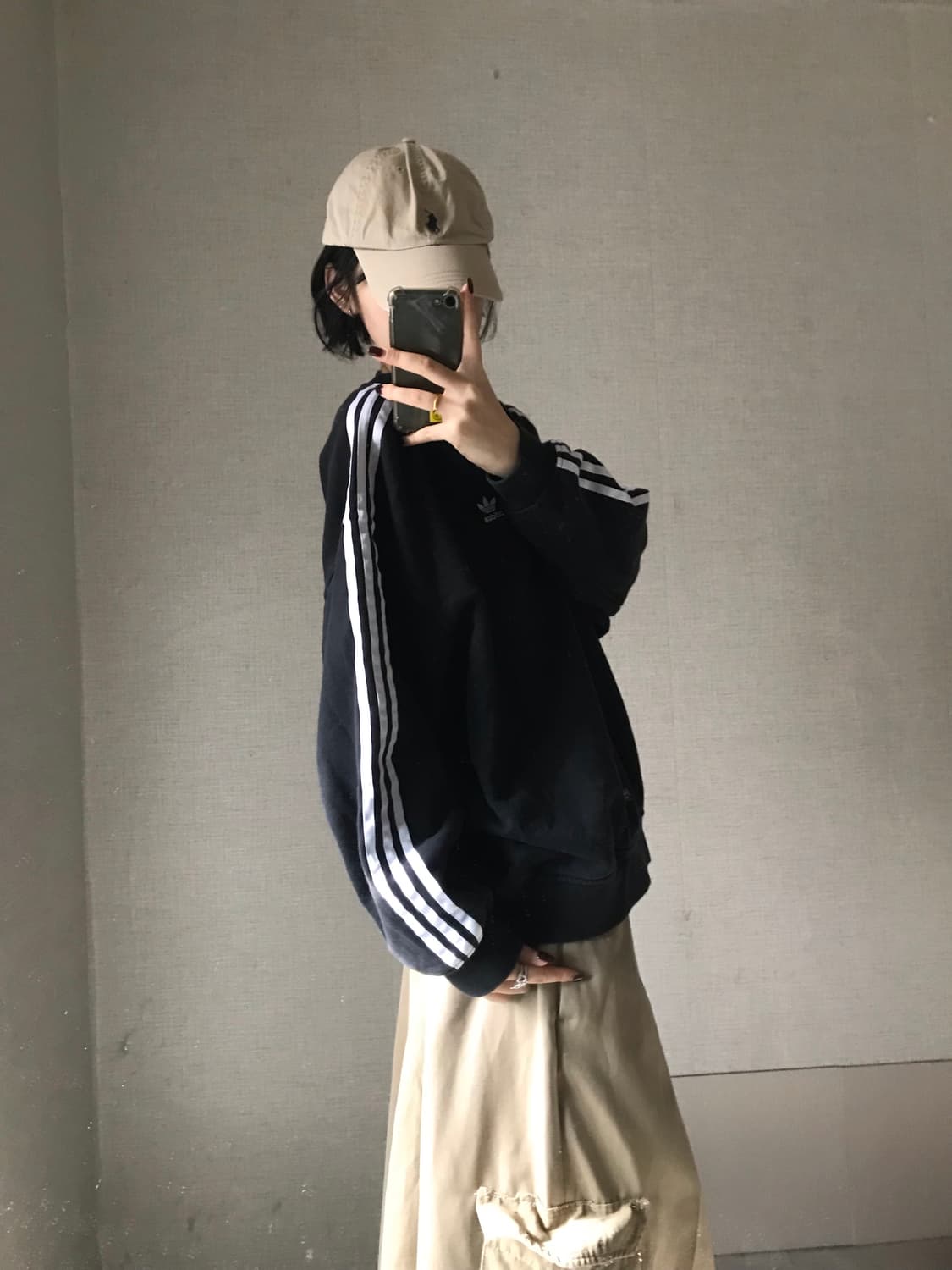 아디다스 검흰 오버핏 맨투맨 상품이미지3