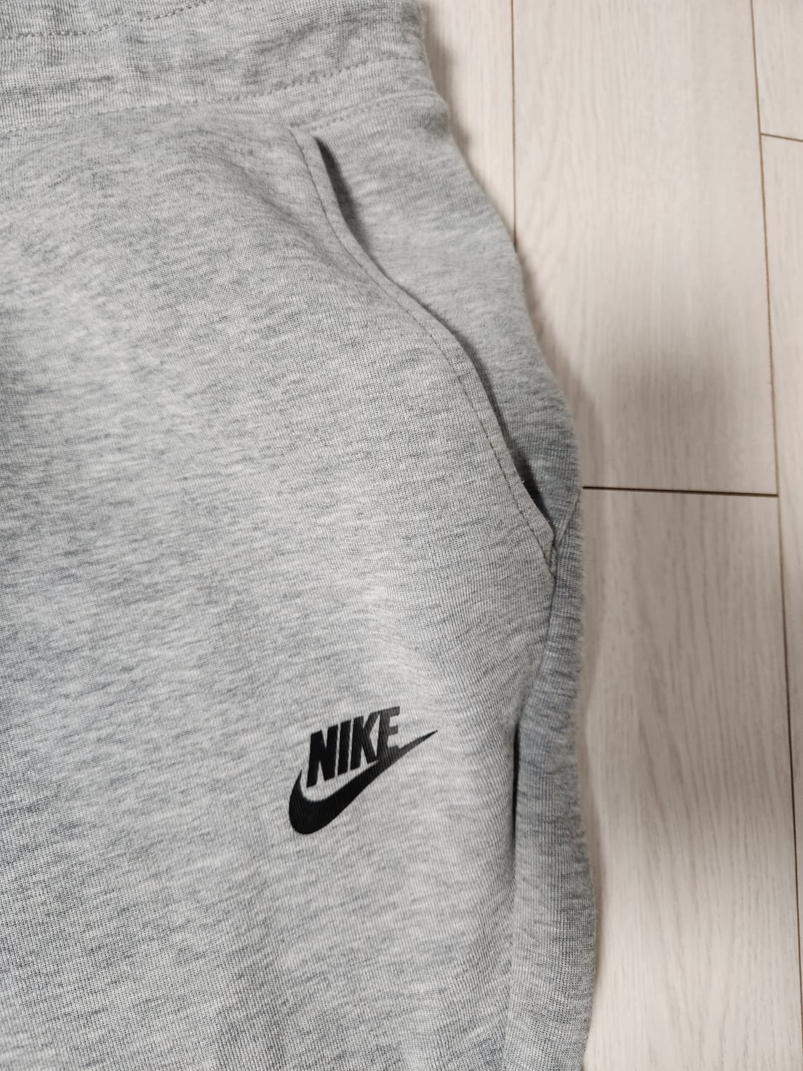 나이키 테크 플리스 조거 팬츠 805163-063 사이즈105 xl

에 상품이미지3