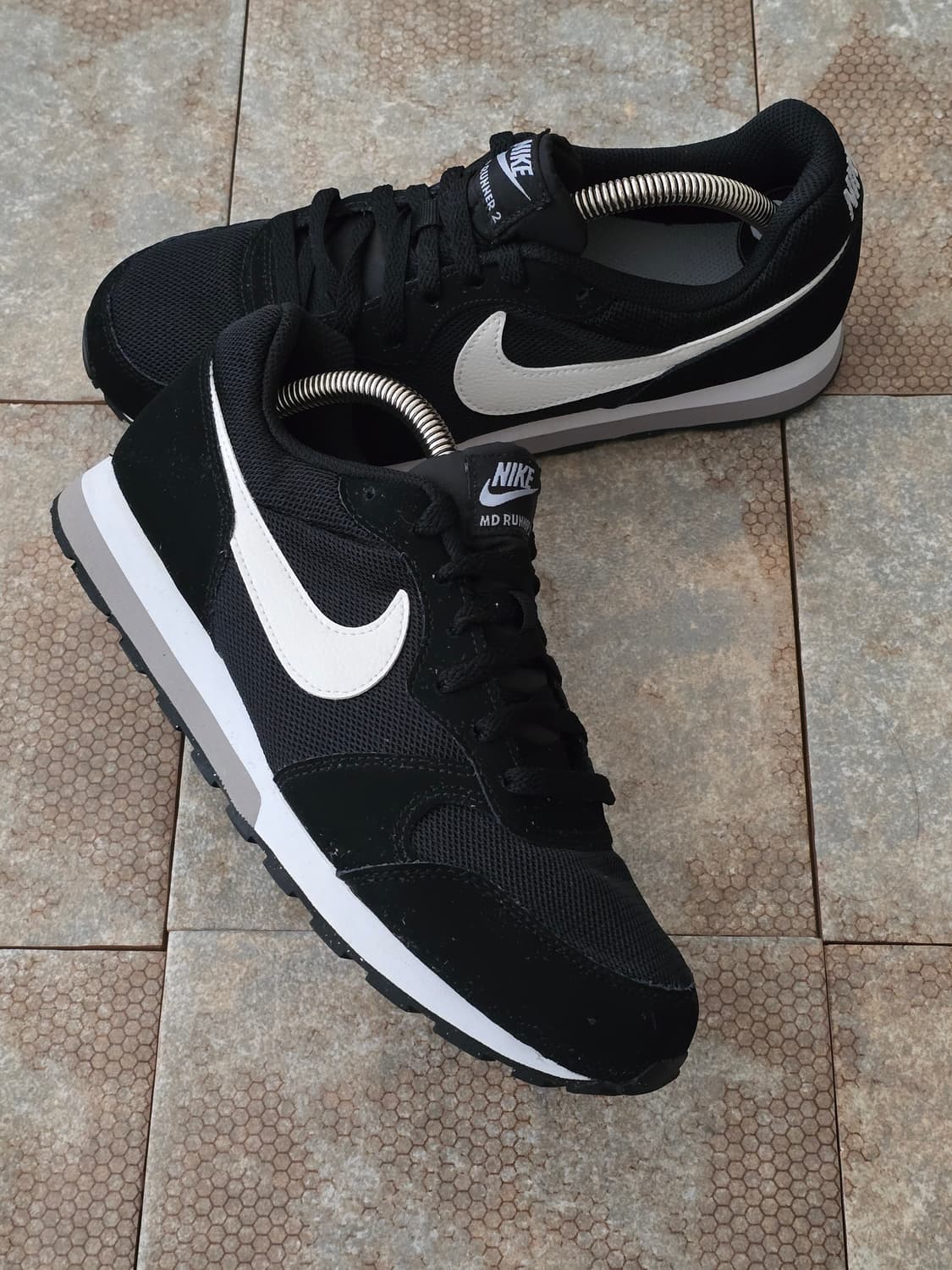 (245)나이키 md 러너 2 검흰  상품이미지8