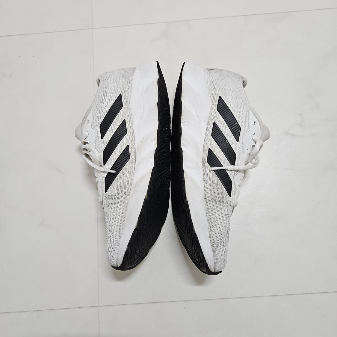 아디다스 스위치 무브 화이트 런닝화 275mm 상품이미지4