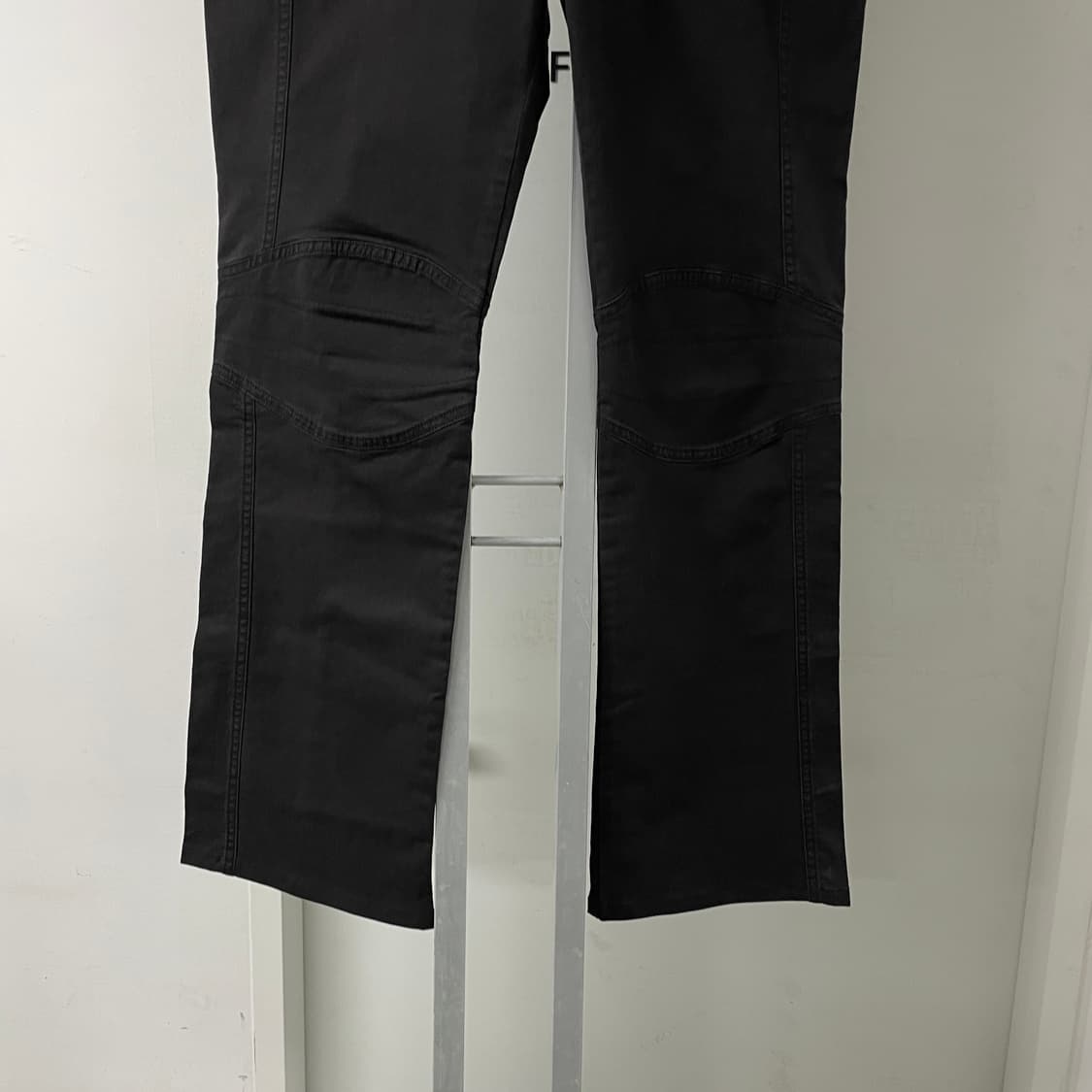 버버리 블랙 팬츠 16 상품이미지3