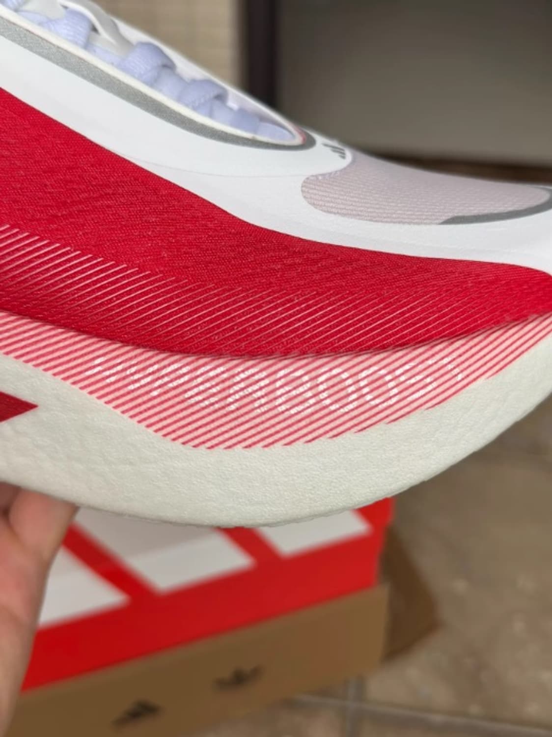 아디다스 하이퍼부스트 엣지 클라우드 화이트 퓨어 루비275mm 43 상품이미지4