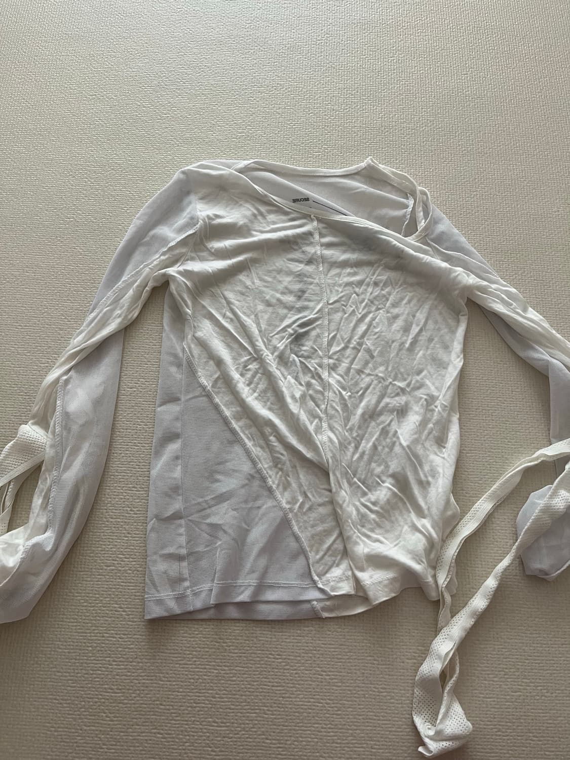 오호스 화이트 ojos 티셔츠 상품이미지1