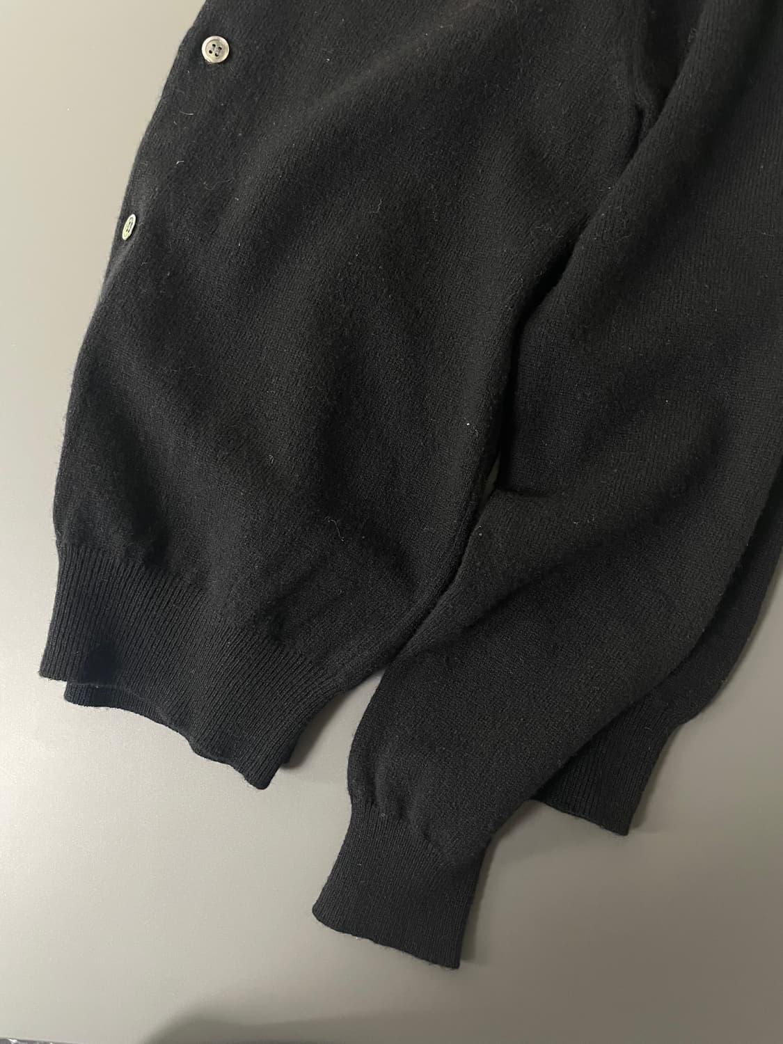 [M] 22SS 꼼데가르송 플레이 레드 와펜 울 가디건 상품이미지5
