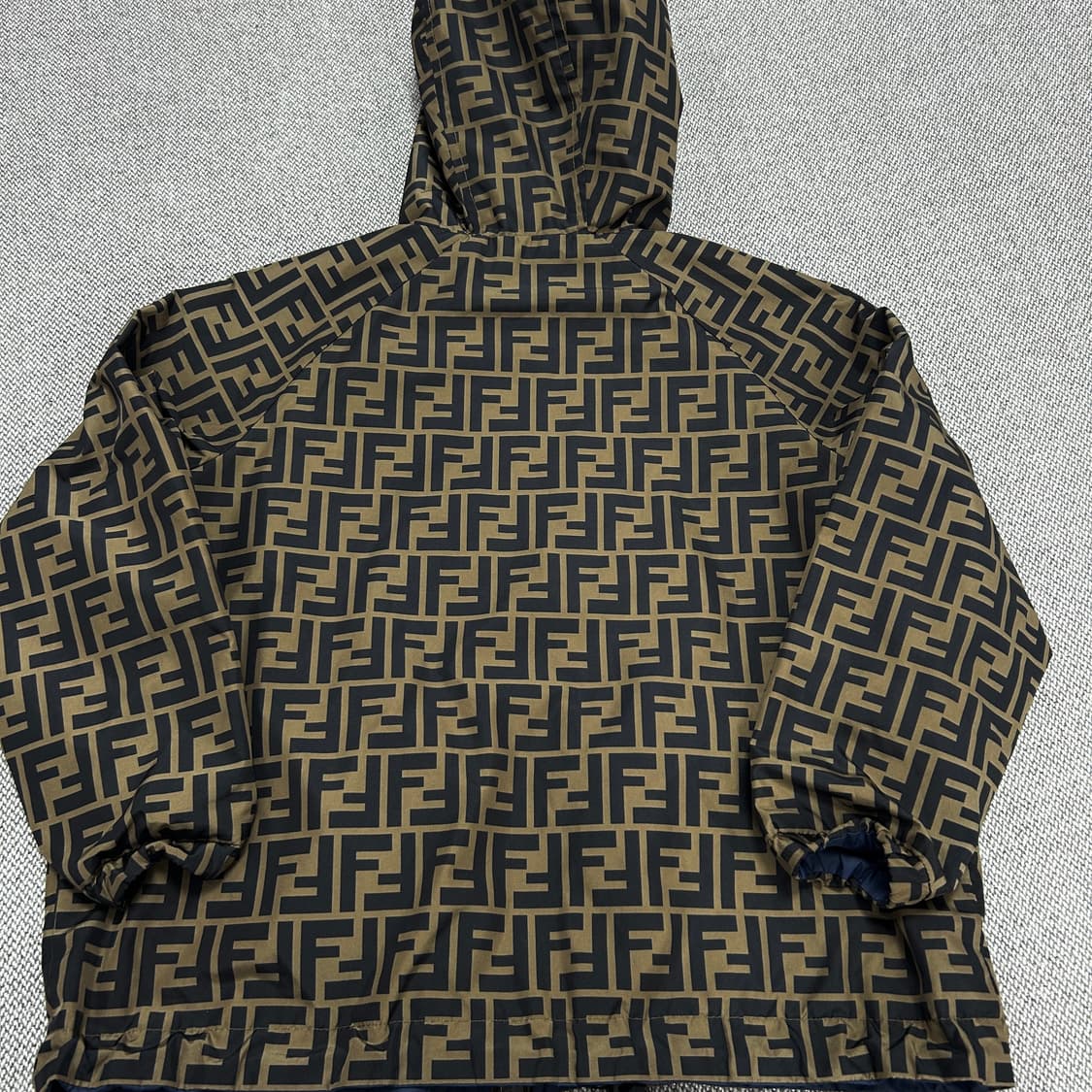 펜디 키즈 리버시블 바람막이(6a) 상품이미지2