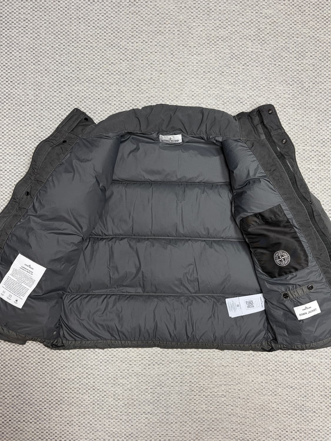 [M] 스톤아일랜드 크링클랩스 리드그레이 25FW 상품이미지3