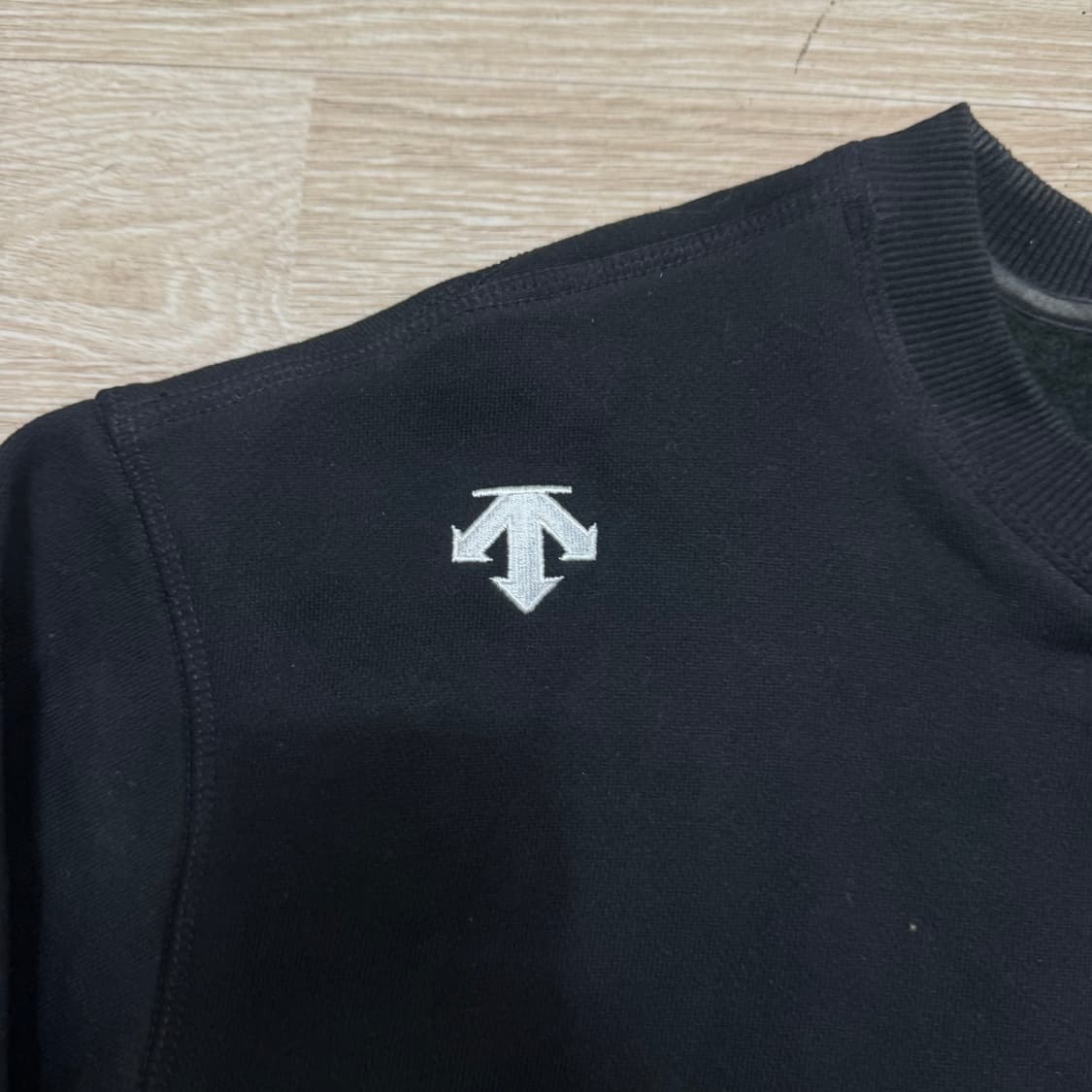 데상트 기모 맨투맨 상품이미지4