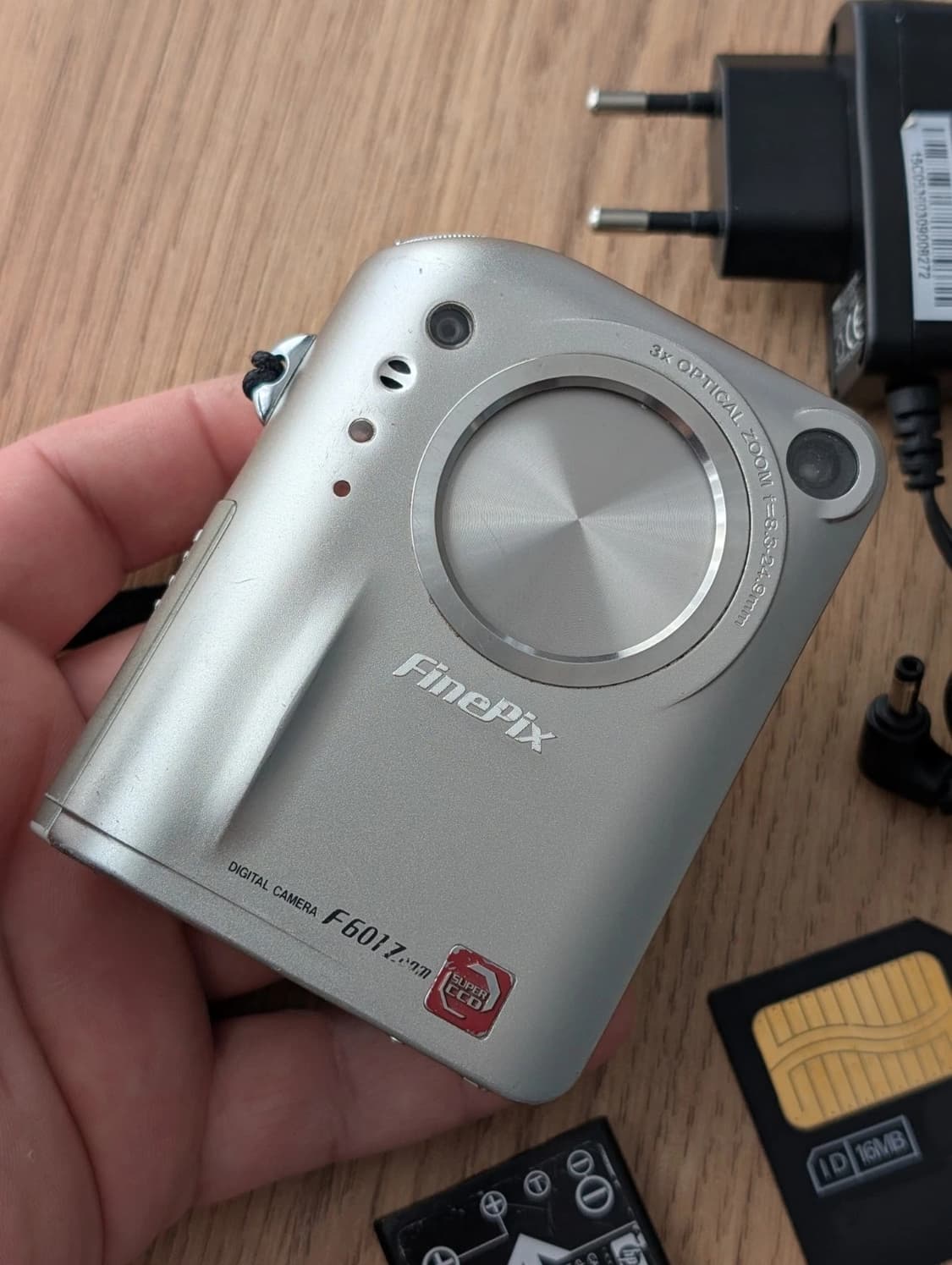 후지 파인픽스 F601 줌 (레트로 디지캠) 팝니다 상품이미지2