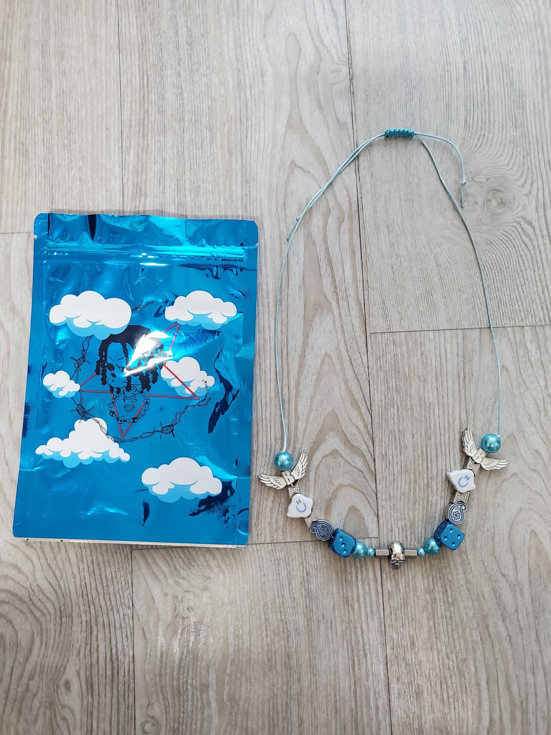 SALUTE EVAE MOB 살루트 이베몹 클라우드 엔젤 목걸이 상품이미지1