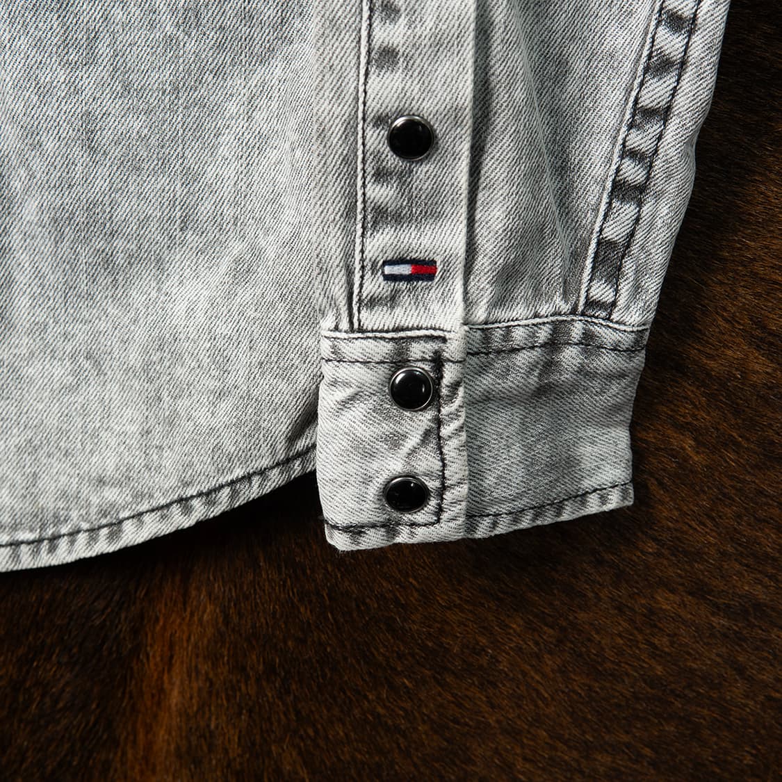 [S] 타미힐피거 웨스턴 데님 셔츠 워시드 그레이  상품이미지6
