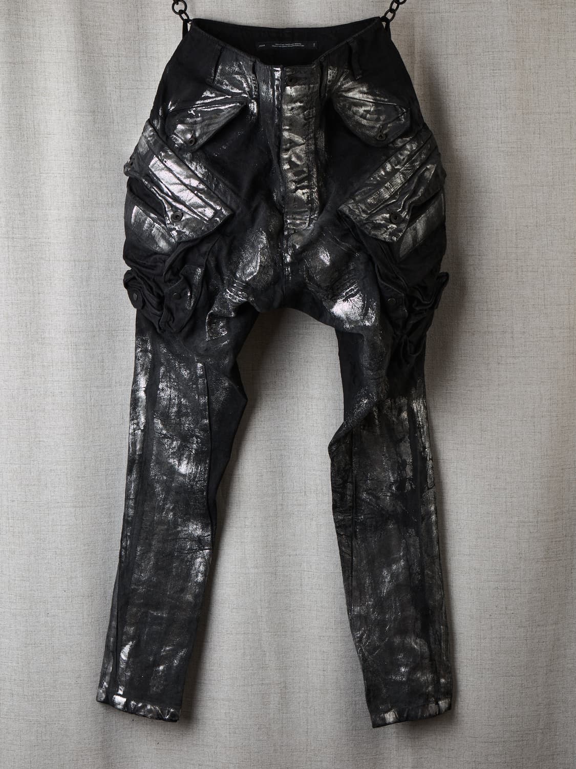 Julius pre ss 2025 실버코팅 가스마스크 팬츠 상품이미지2