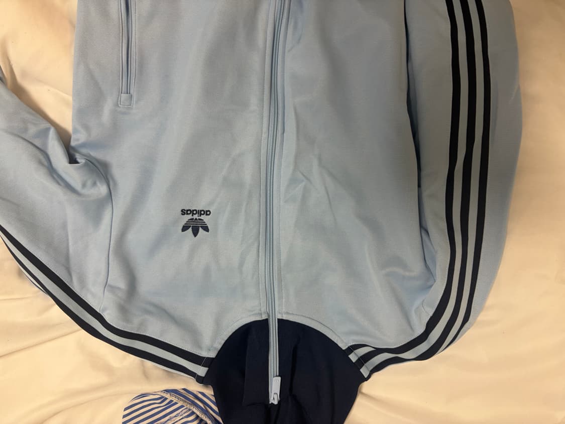 아디다스 하늘색 저지 (일본 공식 매장에서 구매) 사이즈 사진 참고 상품이미지1