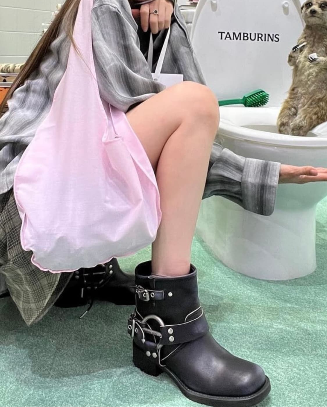 miumiu 미우미우 하네스 바이커 부츠 블랙 (38) 상품이미지1