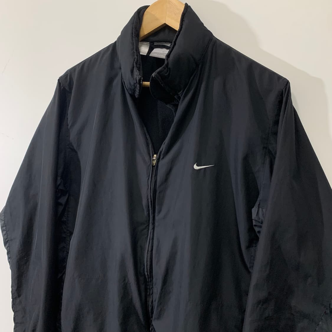 나이키 블랙 자수스우시 바람막이 상품이미지2