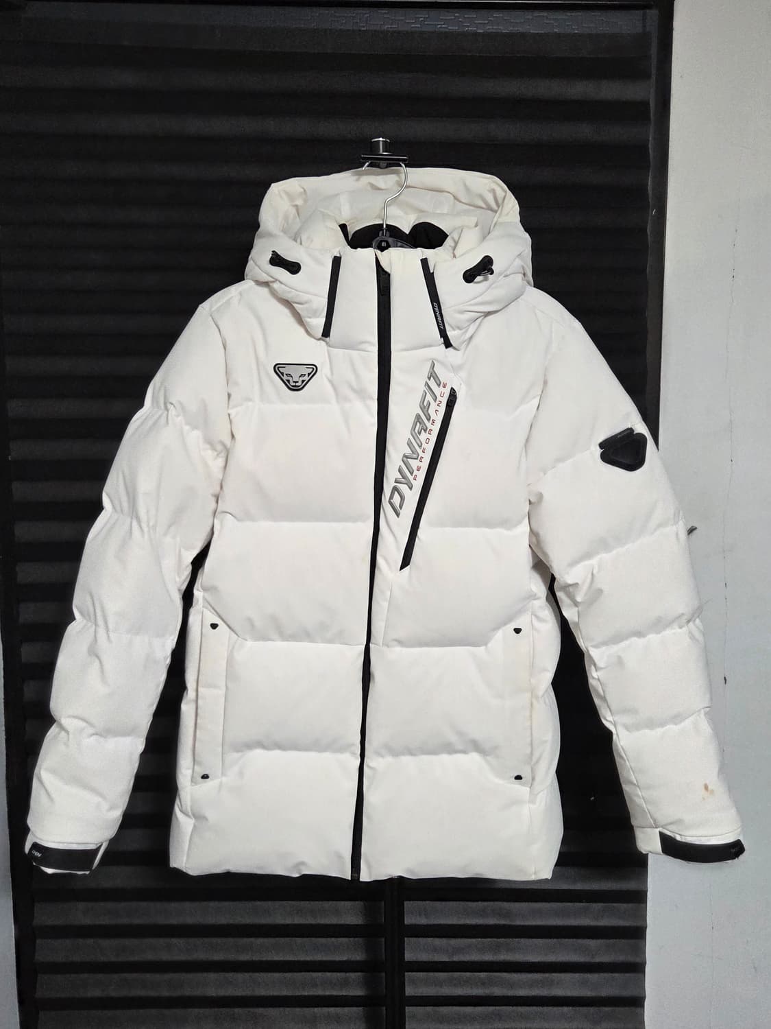 [다이나핏] 카본 비스트 구스다운 패딩 판매합니다. 상품이미지1