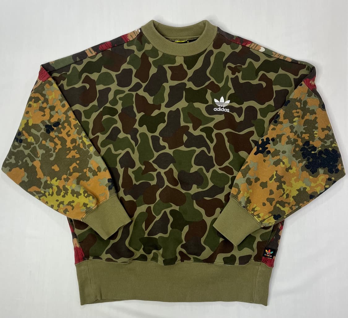 아디다스 카모 패턴 맨투맨 상품이미지1