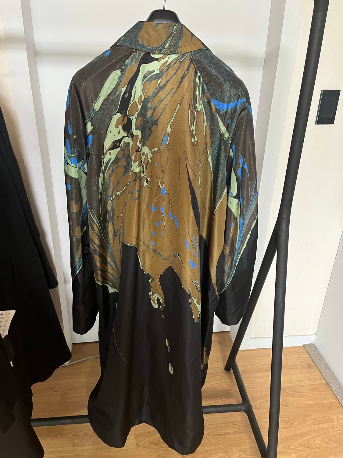 드리스반노튼 마블 코트 상품이미지2