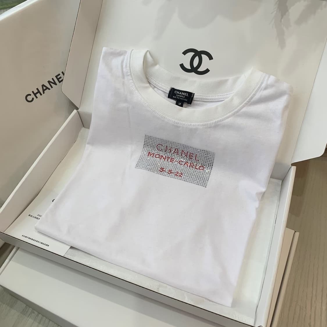 샤넬뷰티 라인스톤 몬테카를로 티셔츠 + 파우치 세트포장 상품이미지1