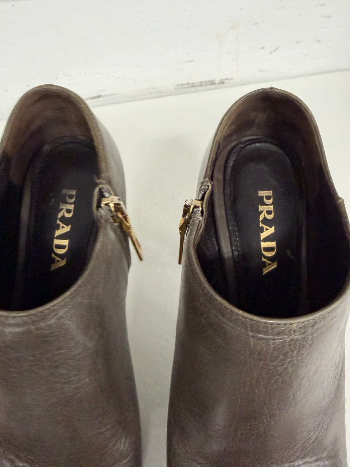 정품) 프라다 여성  앵클부츠 36.5 상품이미지8