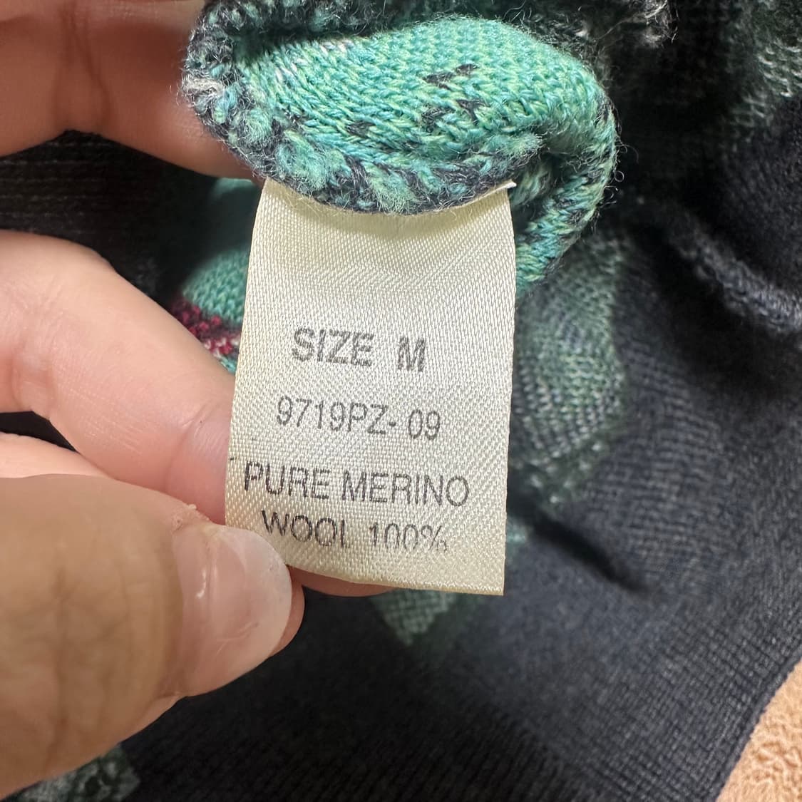 ✨ (바배) 게쿠 울100 반집업 니트  상품이미지4