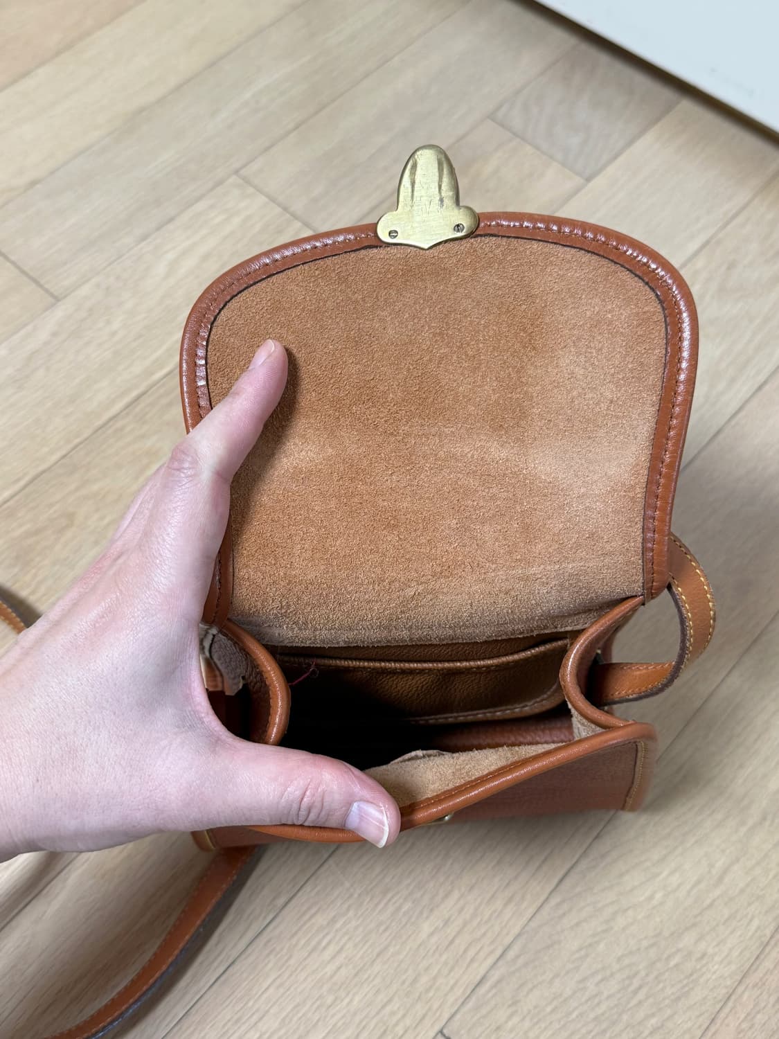 두니앤버크 빈티지 가죽 크로스백 상품이미지5