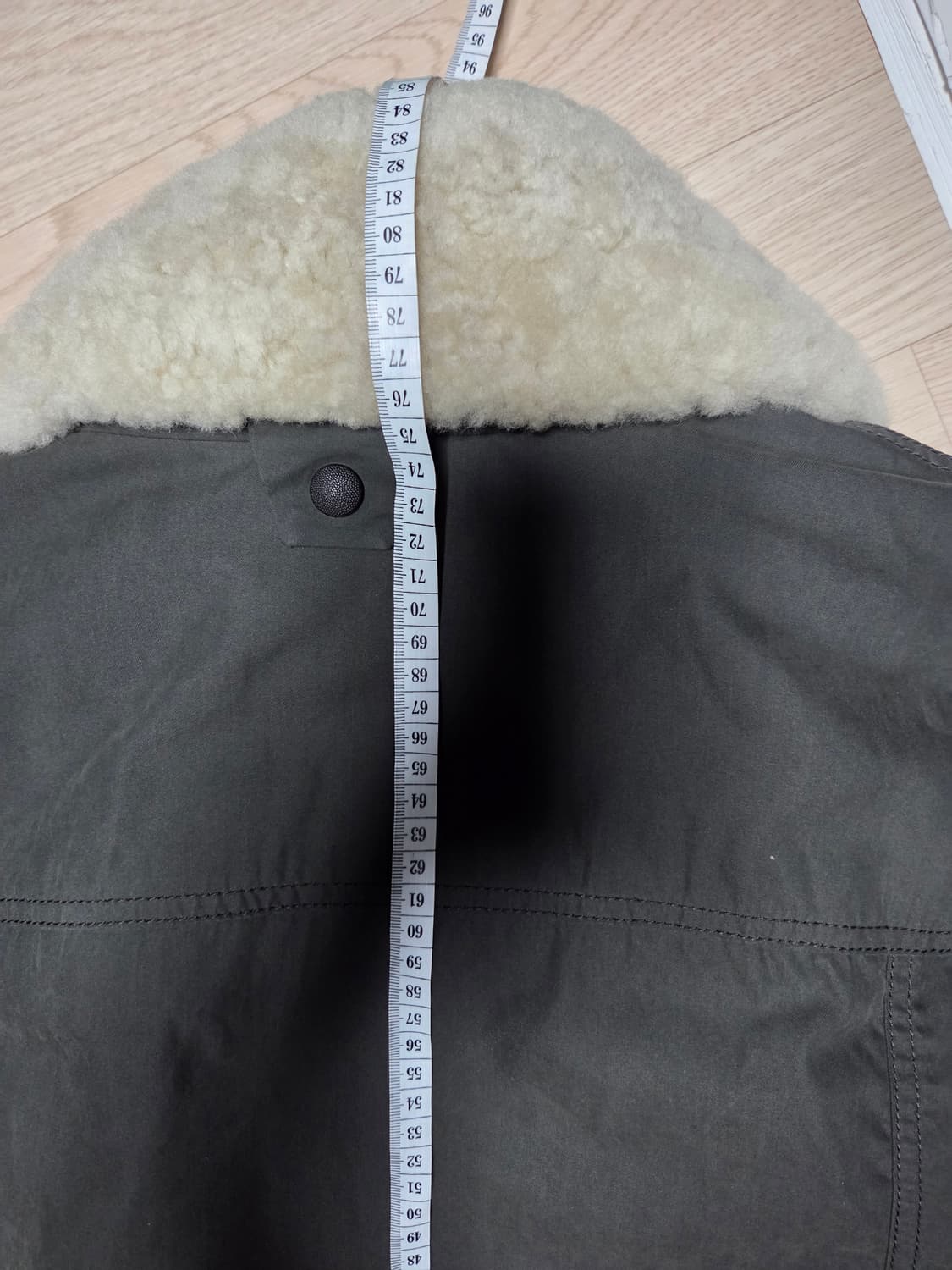 시리즈 퍼 구스다운 자켓 라파 105
 천연양모 퍼 상품이미지7