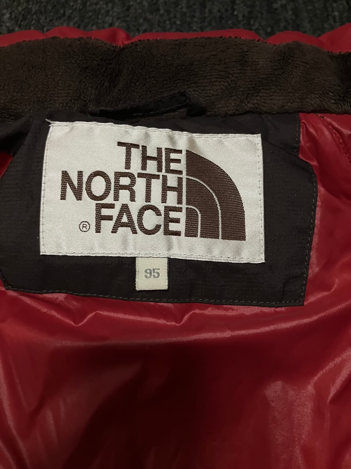 노스페이스 눕시 브라운레드 패딩 상품이미지3