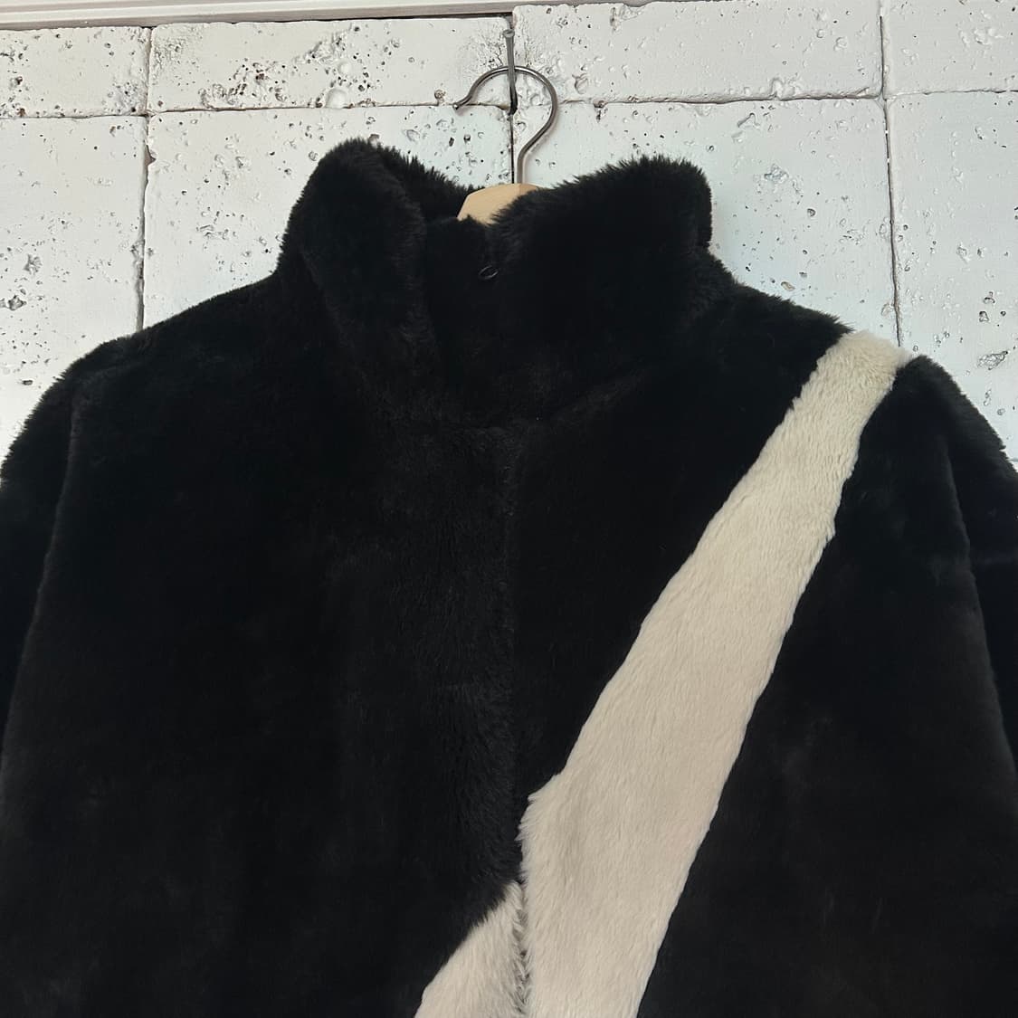 우먼M 나이키 쉐르파 퍼 자켓 블랙 상품이미지2