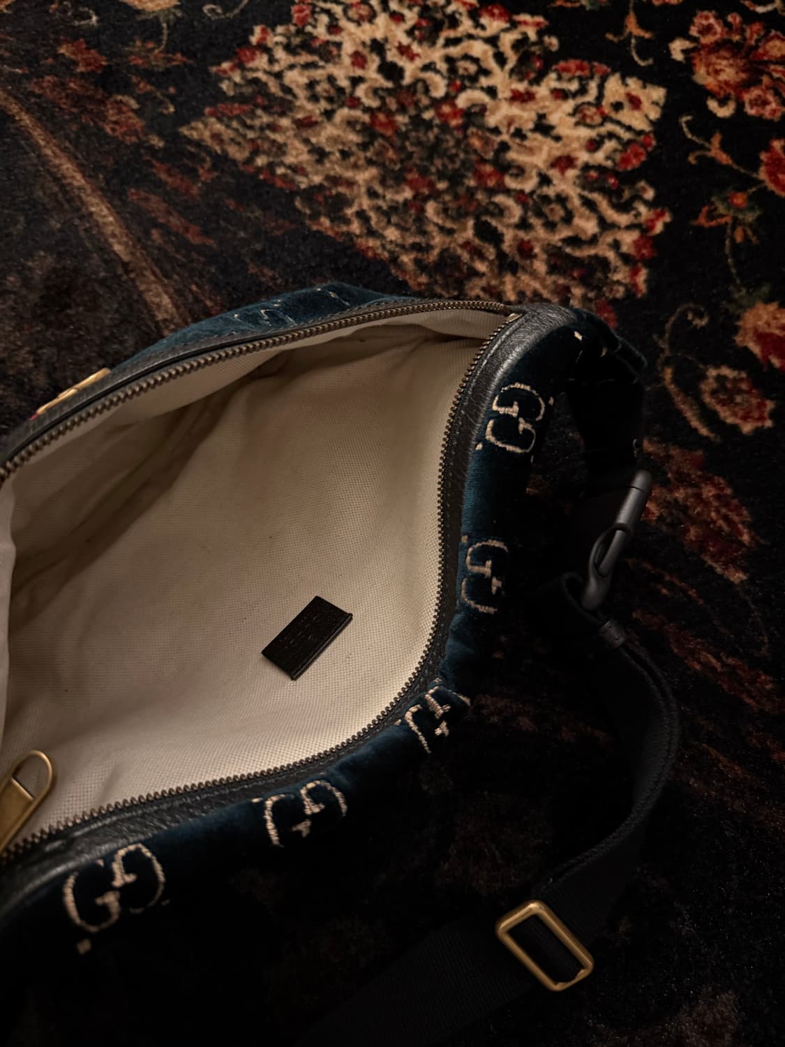 구찌 벨벳 힙색 상품이미지3