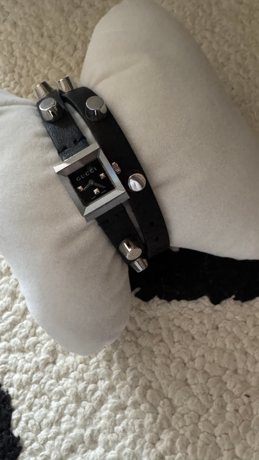 구찌 꿀벌 가죽 시계 상품이미지1