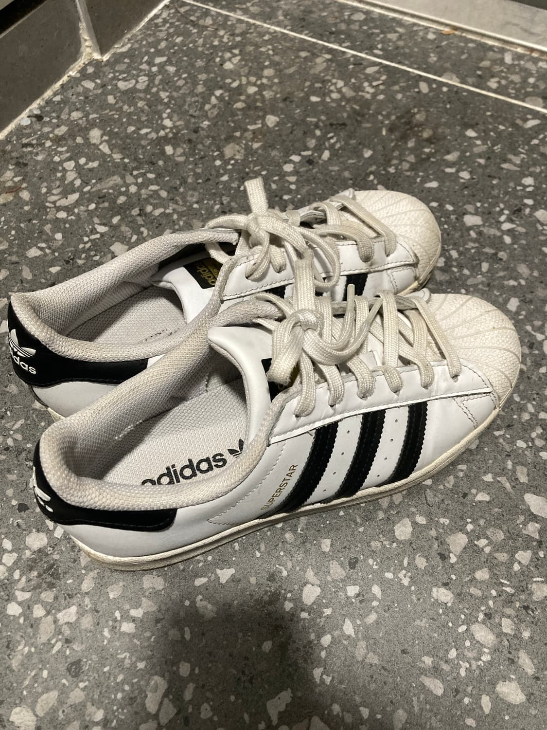 아디다스 슈퍼스타 상품이미지1