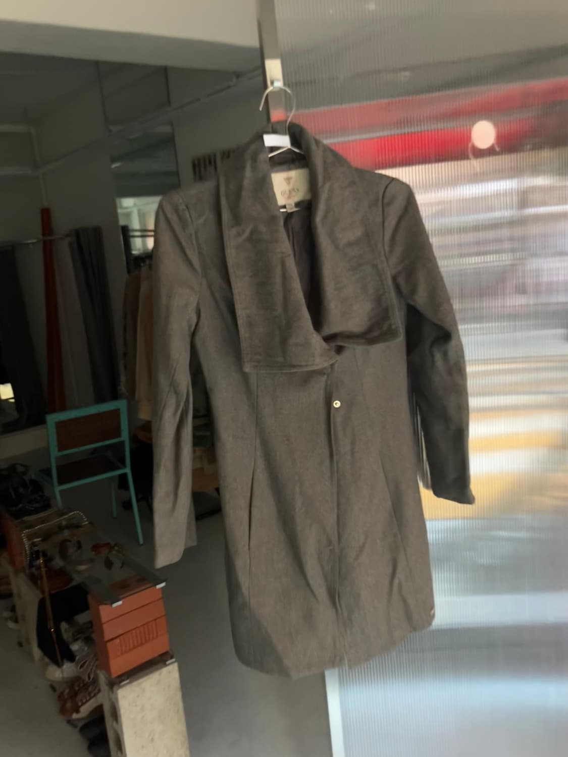 게스 빅카라 미디코트 상품이미지1