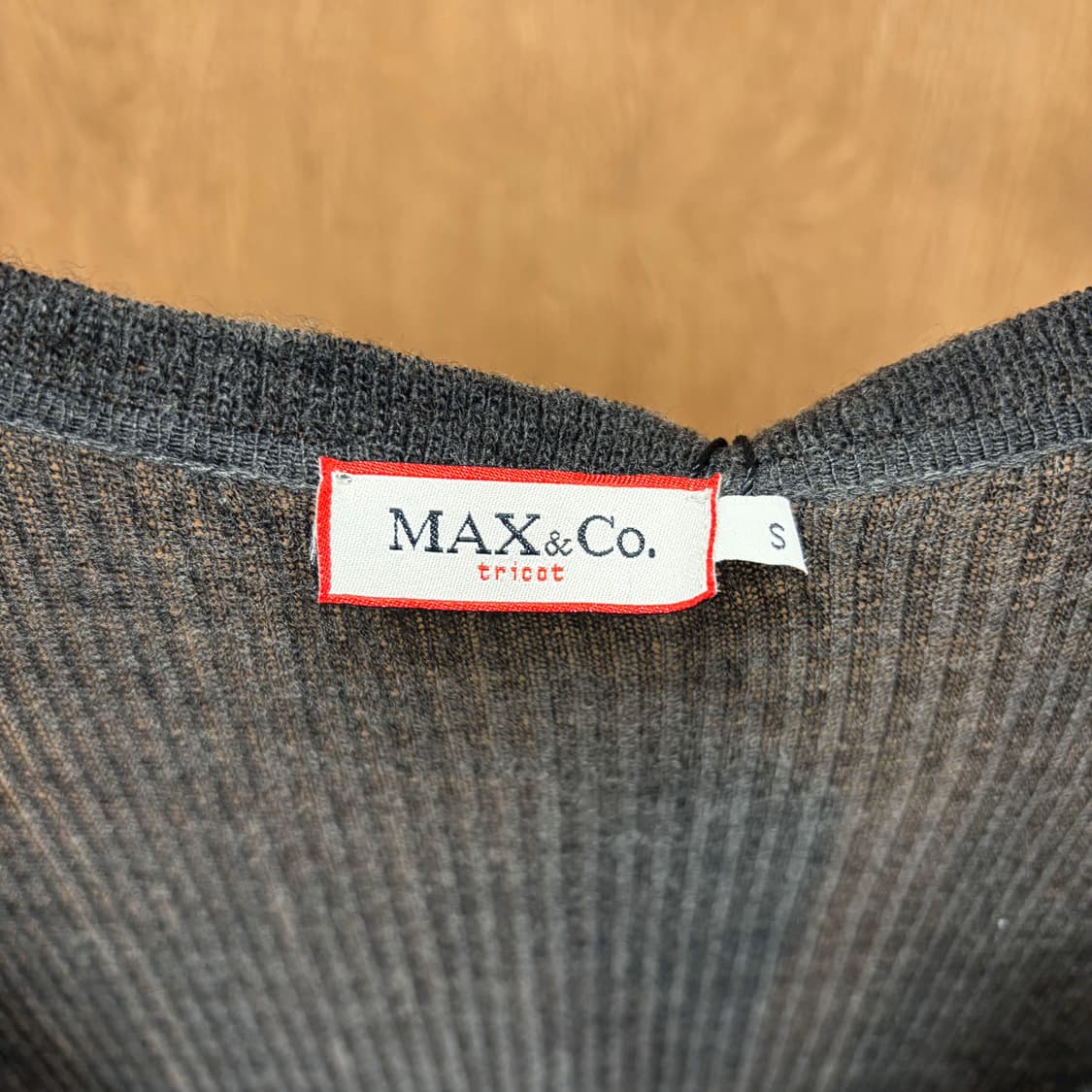 막스앤코 시스루 니트 롱 원피스 허리 밴드 디테일 루즈핏 차콜 그레이 상품이미지7