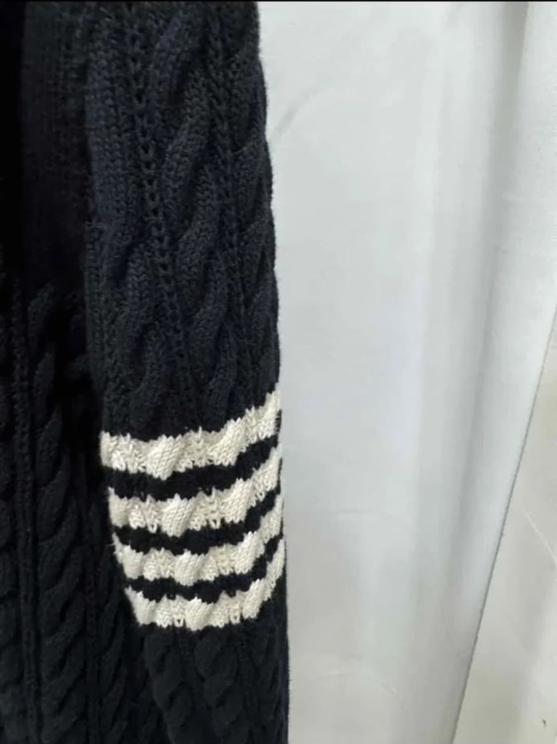 톰브라운 꽈배기니트 판매 상품이미지2