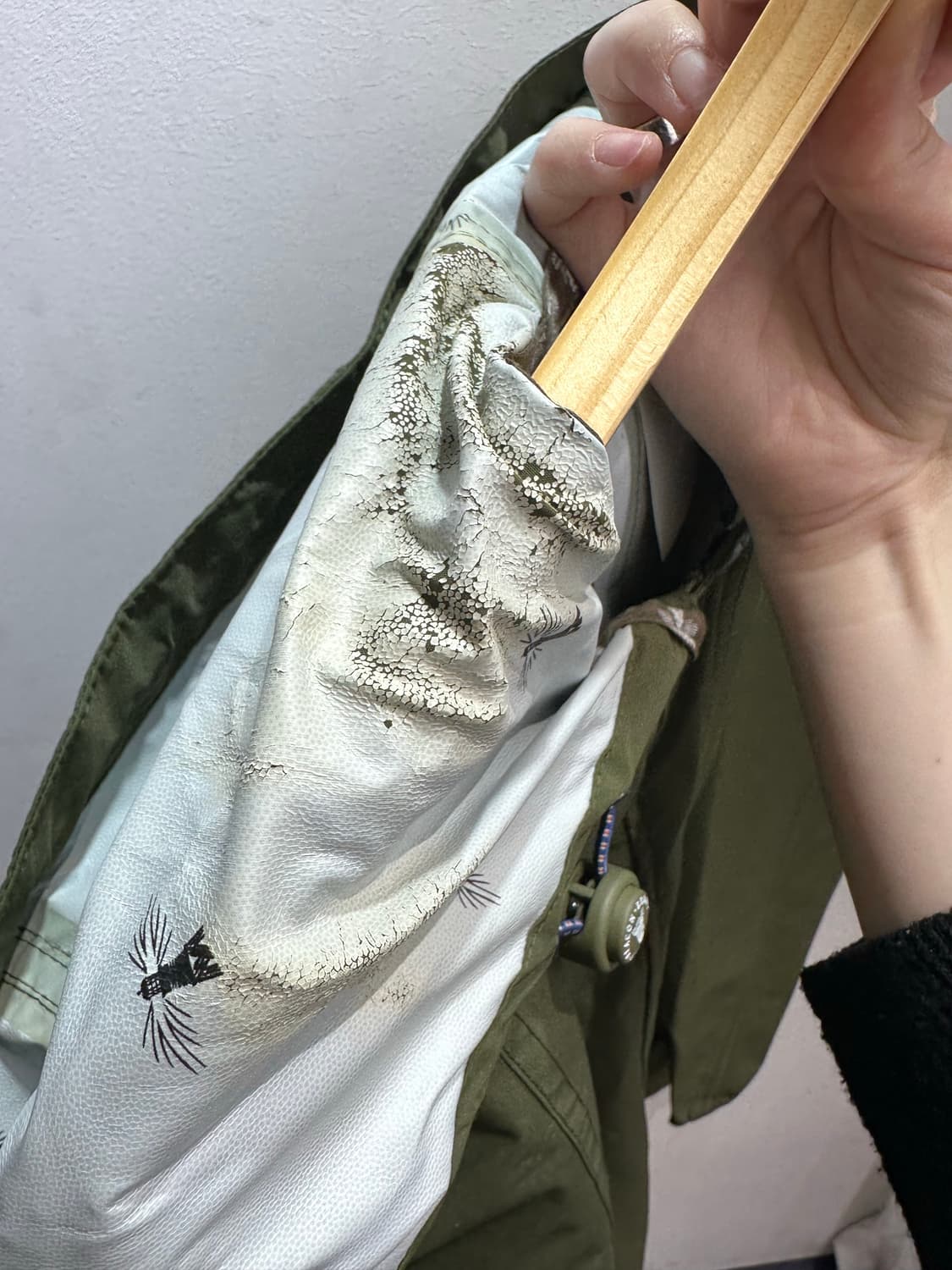 40 바버 절개 디테일 카키 나일론 후드자켓 상품이미지7