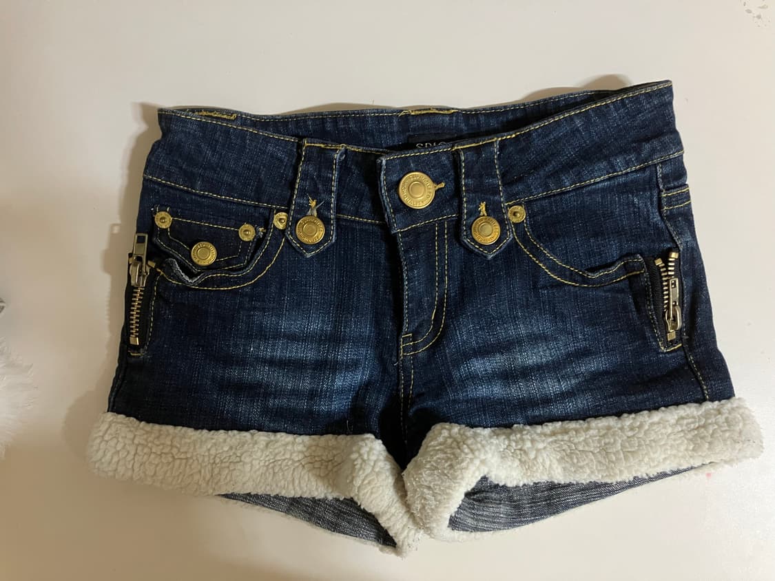 [코디세트]퍼조끼 세실맥비 리본 니트 퍼반바지 퍼숏츠 빈티지 데스라이즈 상품이미지5