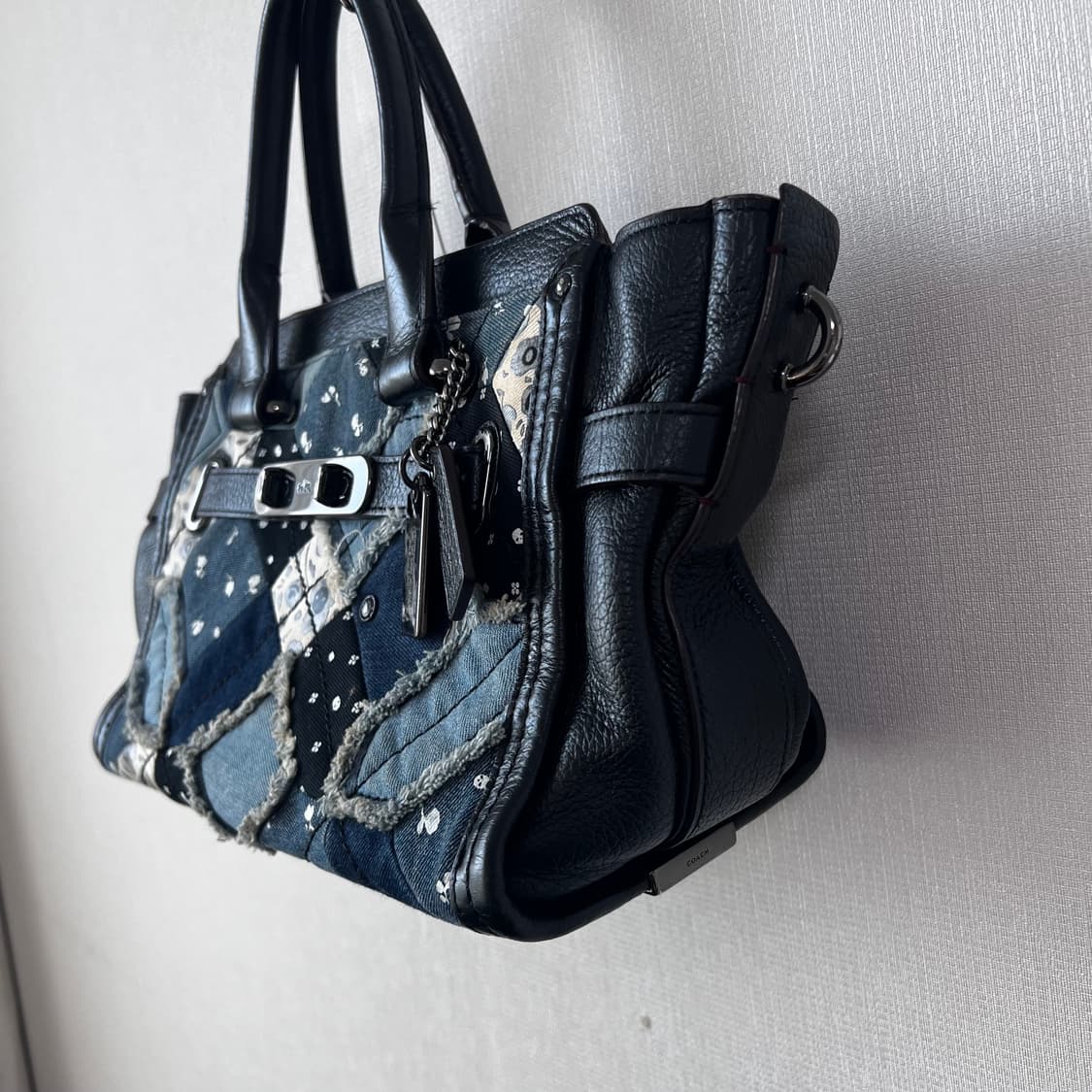 코치 패치워크 데님 토트백 상품이미지5