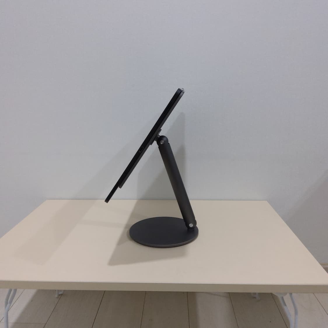 에이핀 갤럭시탭 울트라 마그네틱 회전형 거치대 상품이미지4