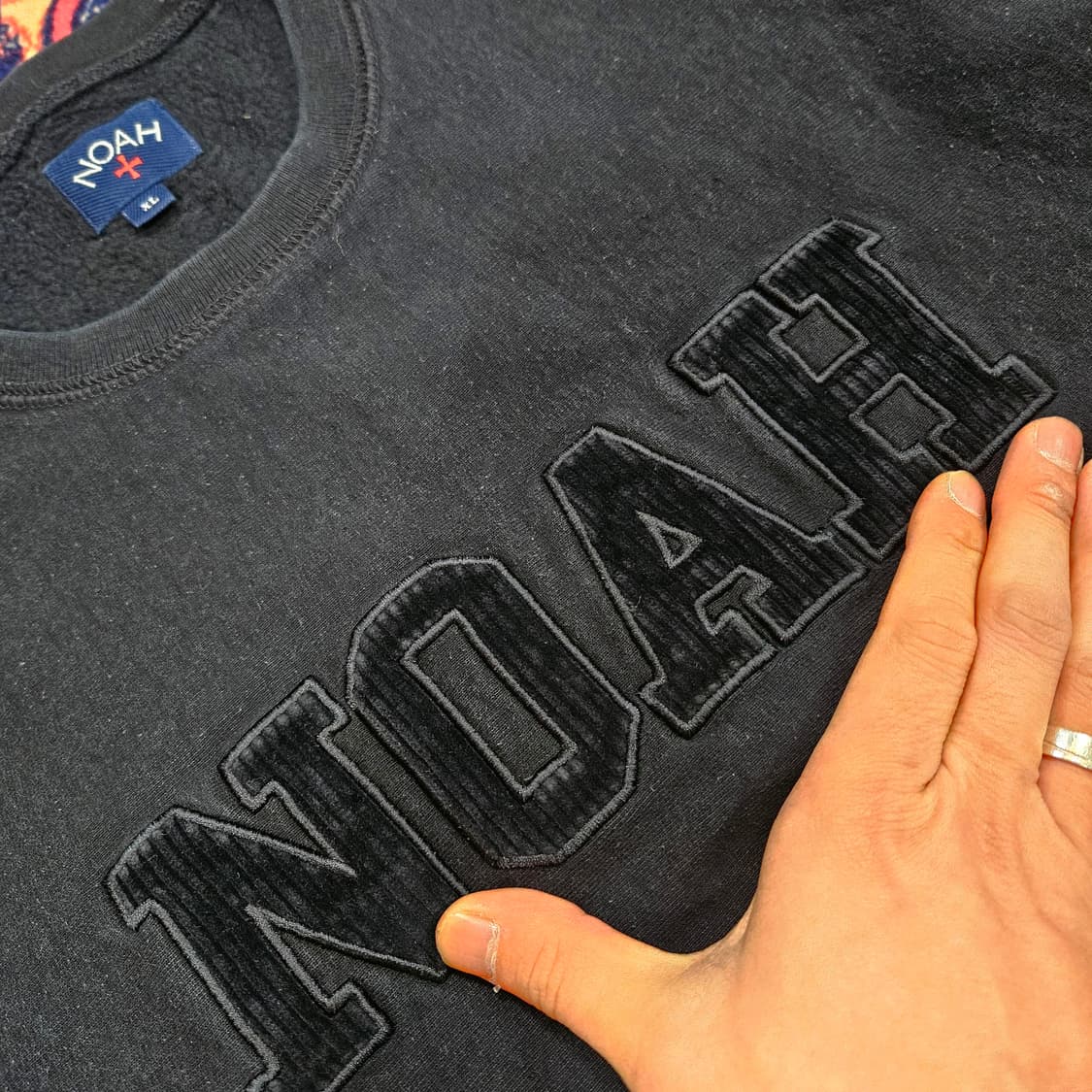 노아(NOAH) 크루넥 코듀로이 센터로고 맨투맨 XL size 상품이미지3
